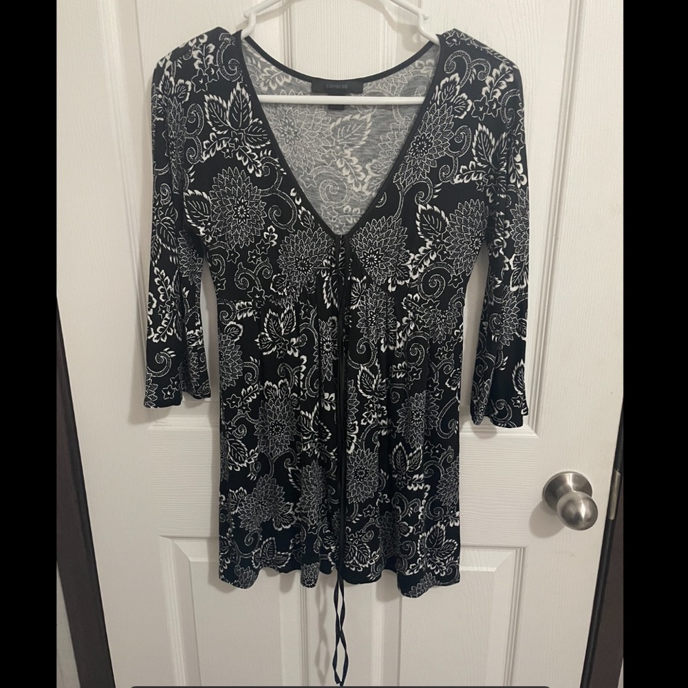 Flowered black and white top